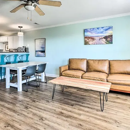 Oak Island Condo - Walk To The Beach!